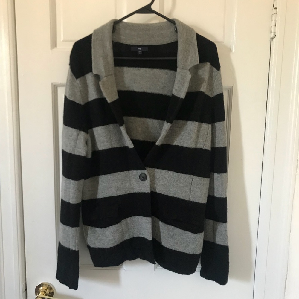GAP Gray and Black Knit Collared Cardigan